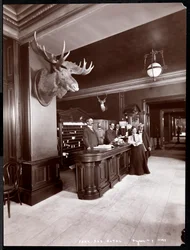 Lobby i recepcja w hotelu Park Avenue, 1901 lub 1902 (odbitka żelatynowa)