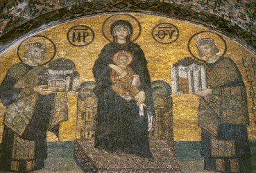 Matka Boska z Dzieciątkiem między cesarzami Justynianem i Konstantynem w Hagia Sophii