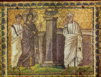 Zaparcie się św. Piotra, Jezus i apostoł, kogut na kolumnie, VI w. (mozaika)