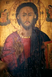 Chrystus malowany na drewnie w kościele Agios Antonios, Kavousi, Kreta, Grecja (zdjęcie)