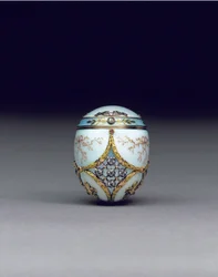 Rzadkie, wysadzane klejnotami, dwukolorowe bonbonniere z jajek, 1896-1908