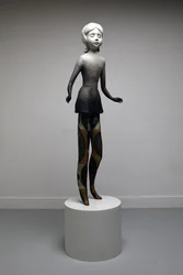 Twinkle, 2014 (farba olejna na brązie z malowaną podstawą z brązu)