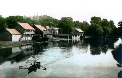 Rzeka i hangar na łodzie, Burton-upon-Trent, 1926.