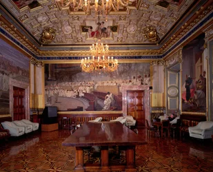 Sala Maccari bogato zdobiona złoconym stiukiem i scenami z historii Rzymu, detal panelu przedstawiającego rzymski senat, 1882-88