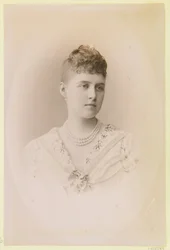 Alexandra de Grece, grande duchesse de Russie - Portret wielkiej księżnej Aleksandry Georgiewny Rosji (1870-1891), autorstwa Bergamasco, Karola (Karla) (1830-1896). Zdjęcie albuminy