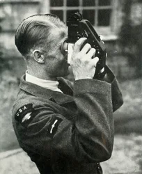 Lotnik uczący się nawigacji podczas II wojny światowej, 1941 r.