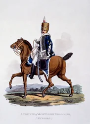 Mundur szeregowy 18. Pułku Lekkich Dragonów (Hussars), z „Kostium Imperium Brytyjskiego według ostatnich przepisów”, opublikowany w latach 1812-15 (akwatinta ręcznie kolorowana)