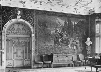 East End of Saloon, Gobelin: Triumf Bachusa