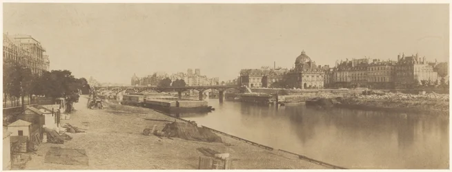 Sekwana od Pont du Carrousel Patrząc w stronę Notre Dame