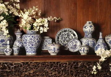 Niebiesko-biała porcelana (ceramiczna)