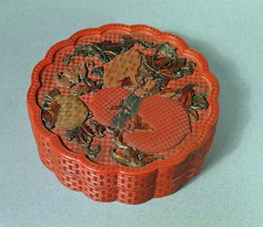 Pudełko z dekoracją ochrową, zielono-brązową, XVIII w. (lakier cynobrowy)
