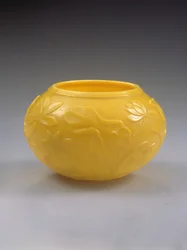 Rzeźbiona misa, okres Qianlong (1736-95) (kolorowe szkło) (patrz również 272125)