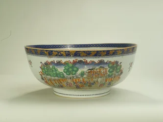 Famille miska na poncz różany z owalnym panelem foliowym przedstawiającym Grand Walk, ogrody Vauxhall w latach 50. XVIII wieku, okres Qianlong (1736-95) ok. 1790 (ceramika) (patrz także 294698)