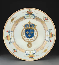 Duży ładownik herbowy z herbem króla Francji, ok. 1730 (porcelana)