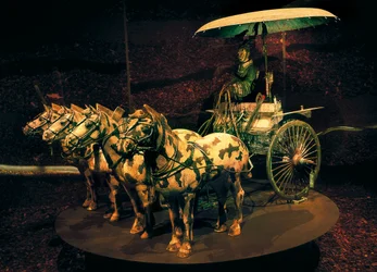 Kwadryga, dynastia Qin, 221-206 pne (rzeźba z brązu)