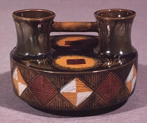 Naczynie ceramiczne, Linthorpe, autorstwa Christophera Dressera