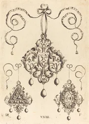 Trzy wisiorki z paskami, dolne trójkątne i owalne
