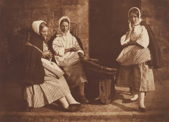 Pani Logan i Dwie Nieznane Kobiety, Newhaven, 184347, druk ok. 1916. Twórcy: David Octavius Hill, Robert Adamson, Hill & Adamson.