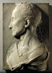 Profil człowieka Laure, znanego niegdyś jako Jules Cesar. Marmurowa rzeźba przypisywana Desiderio Settignano (1428-1464). XV wiek. Luwr, Paryż