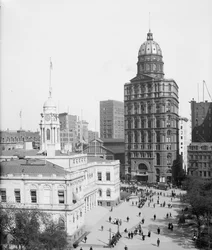 City Hall and World Building, Nowy Jork, USA, ok. 1905 (zdjęcie czarno-białe)
