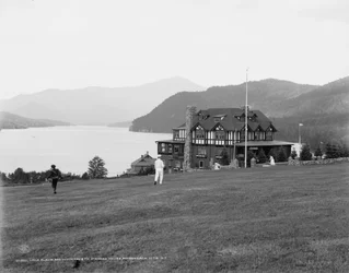 Lake Placid i Whiteface Mountain ze Stevens House, Adirondack Mountains, NY, c.1909