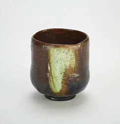 Miseczka do herbaty (tsutsu-jawan), koniec XVIII-pocz. XIX w. (ceramiczna z glazurą ołowianą)