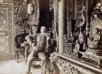 Pierre Loti (1850-1923) francuski pisarz, tutaj, w domu w Rochefort, fot. Paul Cardon aka Dornac 1892