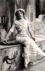 Madge Vincent, piosenkarka i aktorka, 1900.