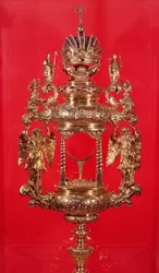 Monstrancja, nosząca znak Haarlem z 1764 r. i prawdopodobnie znak wytwórcy, romby z otworami (pozłacane w kolorze srebrnym)