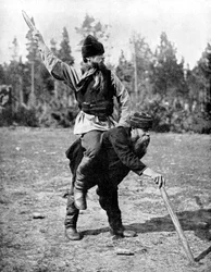 Finowie grający w Kyykkä, grę narodową, 1936