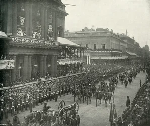 Królewska procesja: doradcy-De-Camp przechodzący przez United Service Club, c1897