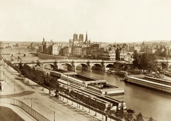 Sekwana z mostami, z tyłu Notre-Dame de Paris