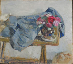 Czerwone róże i tkaniny na stole, 1900-1901.