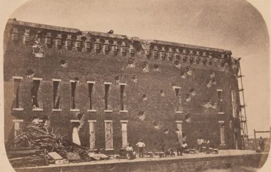 Ewakuacja Fortu Sumter, kwiecień 1861, kwiecień 1861.