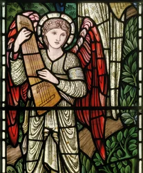 Wilden, All Saints, Morris & Co., Edward Burne-Jones, John Henry Dearle (1859-1932), Anioły raju, Angel Musicians, detal, 1902-1914, Louisa, Alfred, The Baldwins, premier, metodysta, Wo