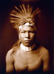 Black Hair, Indianin, ok. 1905, fotografia Edwarda S. Curtisa
