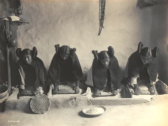 The Mealing Trough - Hopi autorstwa Edwarda S. Curtisa
