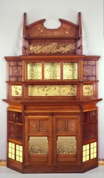 Harmonia w kolorze żółtym i złotym: The Butterfly Cabinet, 1877-78 (olej na mahoniu z żółtymi kafelkami, mosiężne listwy i szkło)