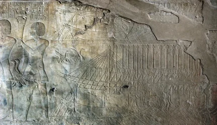 Starożytność egipska: płaskorzeźba z grobowca Kha em Het (Khaemhat) inspektora strychów i skryby na dworze Amenophisa III (TT57) reprezentującego flotę statków. XVIII dynastia. 1530-1290 pne. Dolina Szlachty. Luksor, Zachodni Brzeg, Egipt