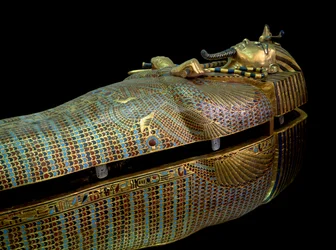 Starożytność egipska: sarkofag ze skarbu Tutanchamona (Tutanchamon lub All-Ankh-amun)