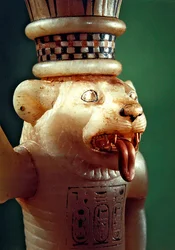 Pleomorficzna waza maściowa, z Grobowca Tutanchamona, Nowe Królestwo (alabaster) (detal 391031)