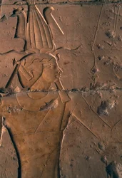 Malowana płaskorzeźba, świątynia grobowa Hatszepsut, Deir el-Bahri, nekropolia tebańska (lista światowego dziedzictwa UNESCO)