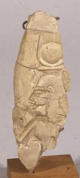 Fragment reliefu przedstawiający Nefertiti, z Tell el-Amarna, Nowe Królestwo (wapień)