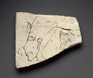 Szkice głowy i dłoni Echnatona z Wielkiego Pałacu w Tell el-Amarna (wapień)
