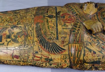 Fragment zewnętrznej pokrywy trumny mumii Nesyamona, prawdopodobnie znalezionej w Deir El-Bahri, Nowe Królestwo, ok. 1100 pne (malowane drewno)