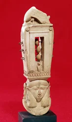 Sistrum, okres saite (wapień)