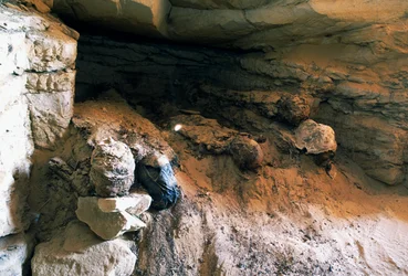 Szczegółowo grobowiec nr 49, Dolina Złotych Mumii, Oaza Bahariya, Giza, Egipt. Cywilizacja egipska