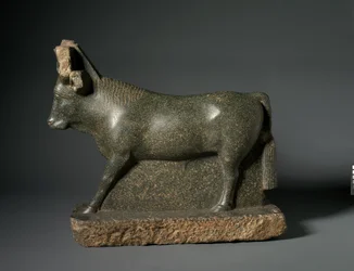 Apis Bull, 400-100 pne (serpentynit)