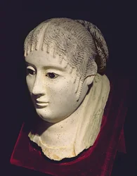 Głowa kobiety (stiuk malowany)