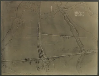 Zdjęcie lotnicze z okopami I wojny światowej, 1917